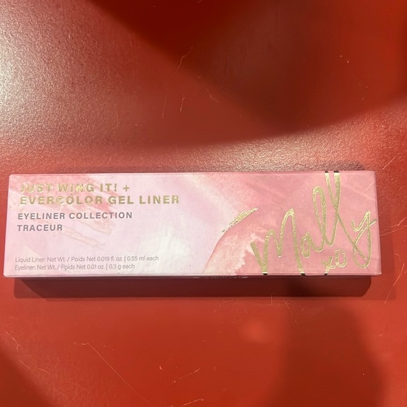 Mally’s XO eyeliner collection 4 pencils. 2 Liquid liners for a sharp cat eye - Picture 1 of 7